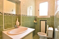 VILLA de plain-pied de 143 m² avec piscine sur 1 378 m² de terrain clos