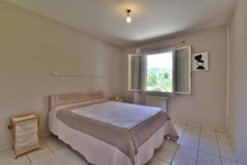 CARREFOUR BLÉONE-DURANCE – Traditional single-storey villa in perfect condition with veranda, garden and garage