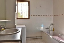 VILLA de plain-pied de 143 m² avec piscine sur 1 378 m² de terrain clos