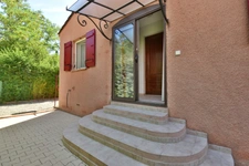CARREFOUR BLÉONE-DURANCE – Traditional single-storey villa in perfect condition with veranda, garden and garage