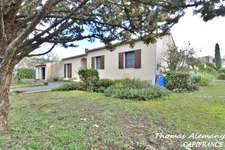 VILLA de plain-pied de 143 m² avec piscine sur 1 378 m² de terrain clos