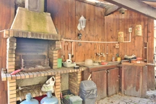 Maison de Village avec extérieur. VIAGER occupé 1 Tête. LA SAULCE (05)