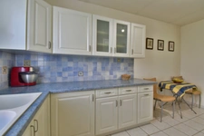 CARREFOUR BLÉONE-DURANCE – Traditional single-storey villa in perfect condition with veranda, garden and garage
