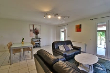 CARREFOUR BLÉONE-DURANCE – Traditional single-storey villa in perfect condition with veranda, garden and garage