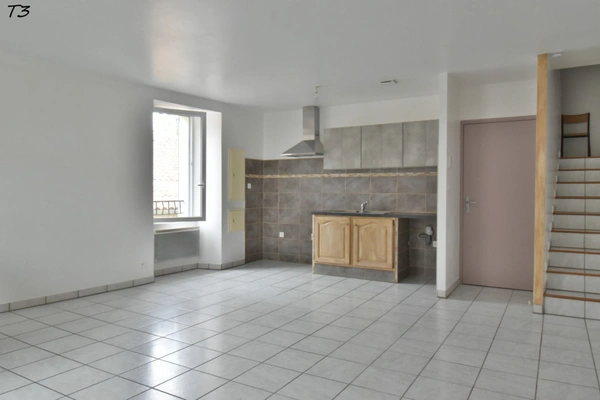 Immeuble de rapport. 3 APPARTEMENTS à vendre PEYRUIS (04)