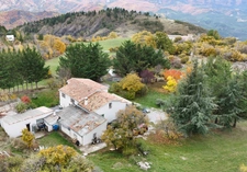 Propriété de 210 m² avec appartement indépendant, 1,65 ha de terrain et dépendances
