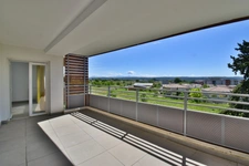 Appartement T3 avec terrasse, double garage et parking privatif. MANOSQUE (04)