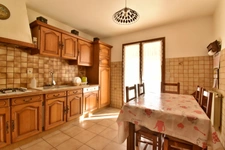 VILLA de plain-pied de 143 m² avec piscine sur 1 378 m² de terrain clos