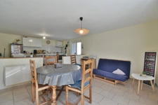 Belle propriété avec deux maisons sur 3430 m² de terrain arboré – Potentiel rare !