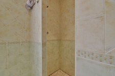 CARREFOUR BLÉONE-DURANCE – Traditional single-storey villa in perfect condition with veranda, garden and garage