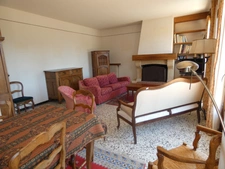 🏡 À VENDRE – Grande villa avec terrain boisé à Sisteron