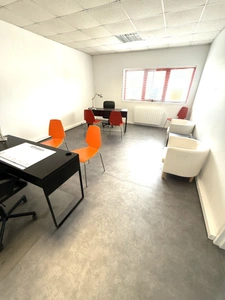 Local/bureau 88 m2 à vendre SAINT OUEN L'AUMONE (95) + 4 places de parking