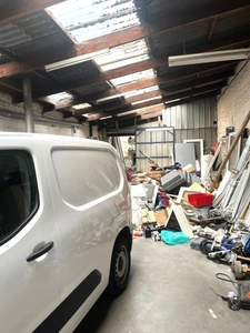 LILLE (59) - In the city center, 190 m2 warehouse 