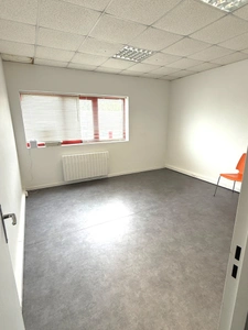 Local/bureau 88 m2 à vendre SAINT OUEN L'AUMONE (95) + 4 places de parking