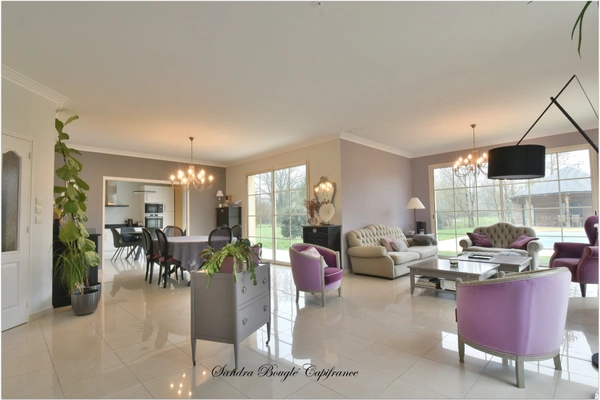 Maison à vendre 9 pièces  avec 5 chambres à LAVAL (53)