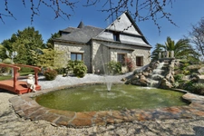Dpt Mayenne (53), for sale 15 km from LAVAL house P7 of 241 m² - 