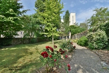Maison Bourgeoise de 9 pièces de 240 m² sur Quartier Gué d'Orger à LAVAL proche du centre ville 
