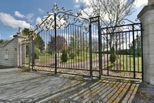 Dpt Mayenne (53), for sale 15 km from LAVAL house P7 of 241 m² - 