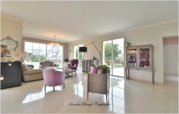 Maison à vendre 9 pièces  avec 5 chambres à LAVAL (53)