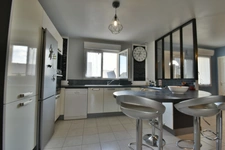 Maison plain-pied BONCHAMP LES LAVAL (53) 5 pièces – 3 chambres – Terrasse – Garage – Équipements récents
