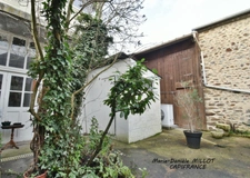 IMMEUBLE composé d'une Maison de 6 pièces et d'un local commercial à MONTSURS (53)