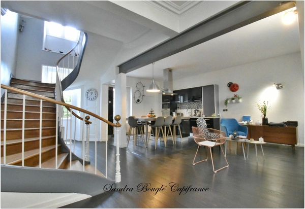 Maison à vendre 12 pièces LAVAL (53)