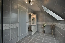 Dpt Mayenne (53), for sale 15 km from LAVAL house P7 of 241 m² - 