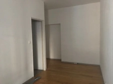 Dpt Hautes Pyrénées (65), à vendre BAGNERES DE BIGORRE appartement T2  