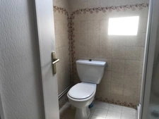 Dans le departement 64 une maison de type contemporain 8 pièces sur 198 m² et 2000 m² de terrain arboré, avec trois places de garage.  