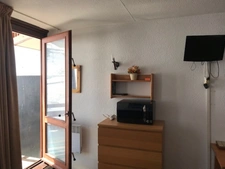A la MONGIE Studio face aux pistes dans résidence TOURMALET avec balcon.   