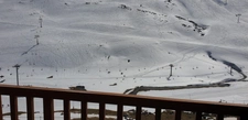 Dans la Station de la MONGIE dans les Hautes Pyrénées un studio de 26 m² aux pieds des pistes de ski avec Balcon et cellier.  