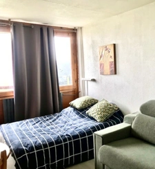 Studio au pied des pistes avec balcon et cellier dans la station de la MONGIE dans les Hautes Pyrénées.  