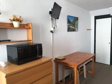A la MONGIE Studio face aux pistes dans résidence TOURMALET avec balcon.   