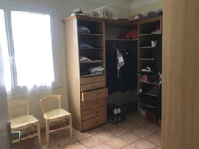 Dans le departement 64 une maison de type contemporain 8 pièces sur 198 m² et 2000 m² de terrain arboré, avec trois places de garage.  