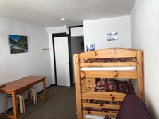 A la MONGIE Studio face aux pistes dans résidence TOURMALET avec balcon.   