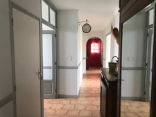 Dans le departement 64 une maison de type contemporain 8 pièces sur 198 m² et 2000 m² de terrain arboré, avec trois places de garage.  