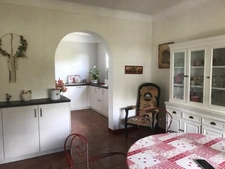 Dans le departement 64 une maison de type contemporain 8 pièces sur 198 m² et 2000 m² de terrain arboré, avec trois places de garage.  