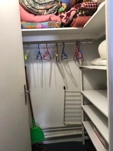 Dans la Station de la MONGIE dans les Hautes Pyrénées un studio de 26 m² aux pieds des pistes de ski avec Balcon et cellier.  