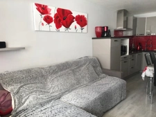 Dpt Hautes Pyrénées, dans la station de ski de LA MONGIE appartement T 2 de 29 m² avec balcon, cellier et parking intérieur.   