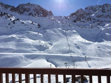 Dans les Hautes Pyrénées dans la station de ski de la MONGIE studio 29.54 m² en résidence avec balcon, cellier, Parking intérieur.  