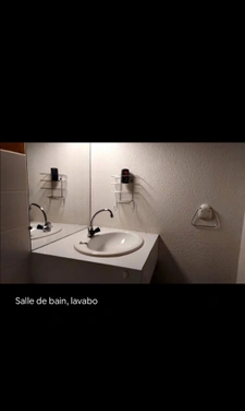 Dans les Hautes Pyrénées studio au pied des pistes de ski sur 23 m² avec balcon, cellier, et casier à ski. 