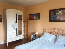 Dans le departement 64 une maison de type contemporain 8 pièces sur 198 m² et 2000 m² de terrain arboré, avec trois places de garage.  