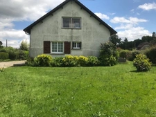 Dans le departement 64 une maison de type contemporain 8 pièces sur 198 m² et 2000 m² de terrain arboré, avec trois places de garage.  