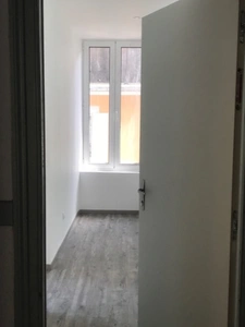 Dpt Hautes Pyrénées (65), à vendre BAGNERES DE BIGORRE appartement T2  