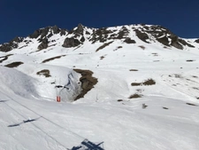 Dpt Hautes Pyrénées, dans la station de ski de LA MONGIE appartement T 2 de 29 m² avec balcon, cellier et parking intérieur.   