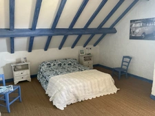 Dans le departement 64 une maison de type contemporain 8 pièces sur 198 m² et 2000 m² de terrain arboré, avec trois places de garage.  