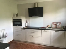 Dans le departement 64 une maison de type contemporain 8 pièces sur 198 m² et 2000 m² de terrain arboré, avec trois places de garage.  