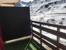 Dpt Hautes Pyrénées, dans la station de ski de LA MONGIE appartement T 2 de 29 m² avec balcon, cellier et parking intérieur.   