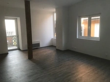 Dpt Hautes Pyrénées (65), à vendre BAGNERES DE BIGORRE appartement T2  