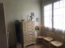 Dans le departement 64 une maison de type contemporain 8 pièces sur 198 m² et 2000 m² de terrain arboré, avec trois places de garage.  